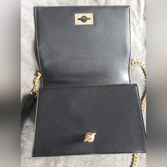 Black evening purse with gold strap - Picture 6 of 6